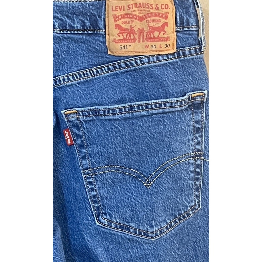 Levi's 541 Athletic Taper Medium Wash Blue Denim Jeans Mens Size 31x30 EUC